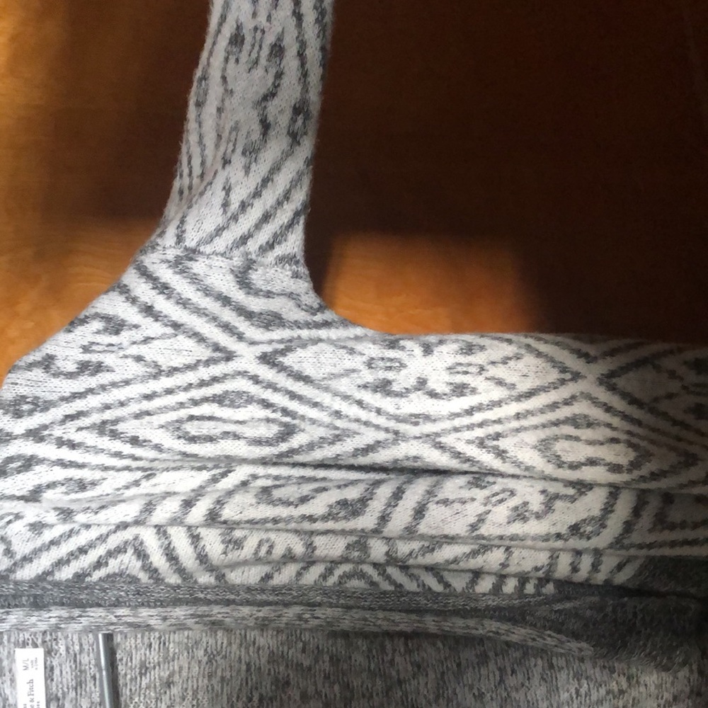 Cardigan - Picture 2 of 4